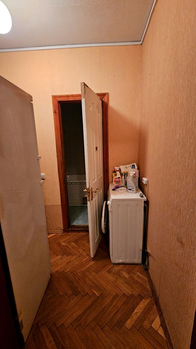 1845038182725815
