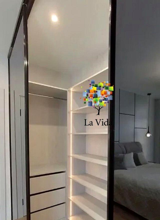 1845418305784816