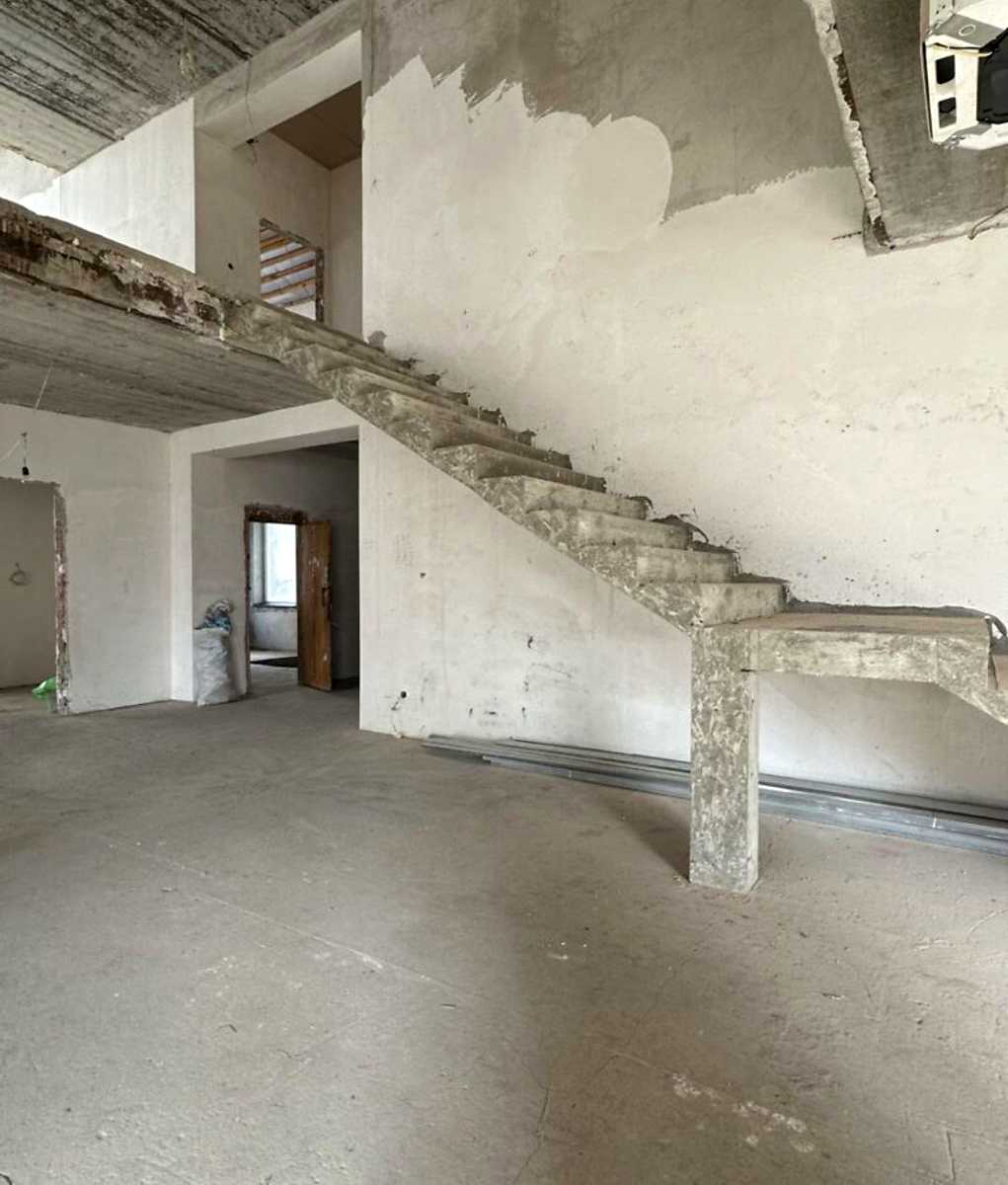 1838974672323819