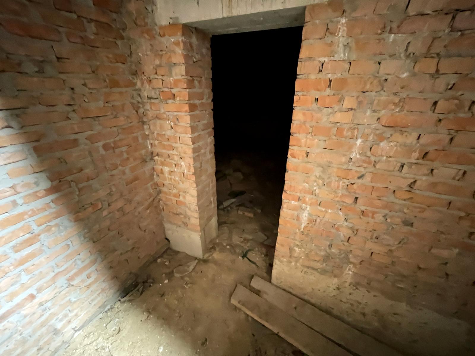 1839153157351832