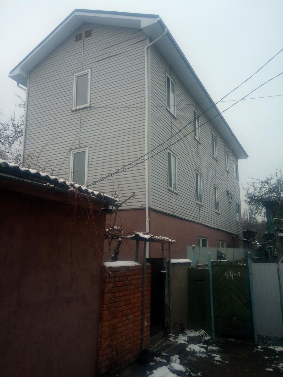 1708542937010834