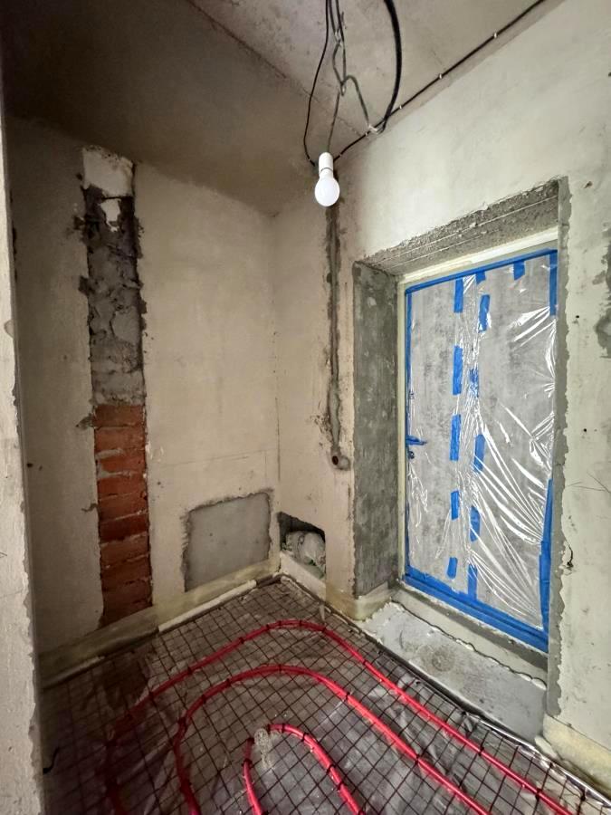 1843065639859838