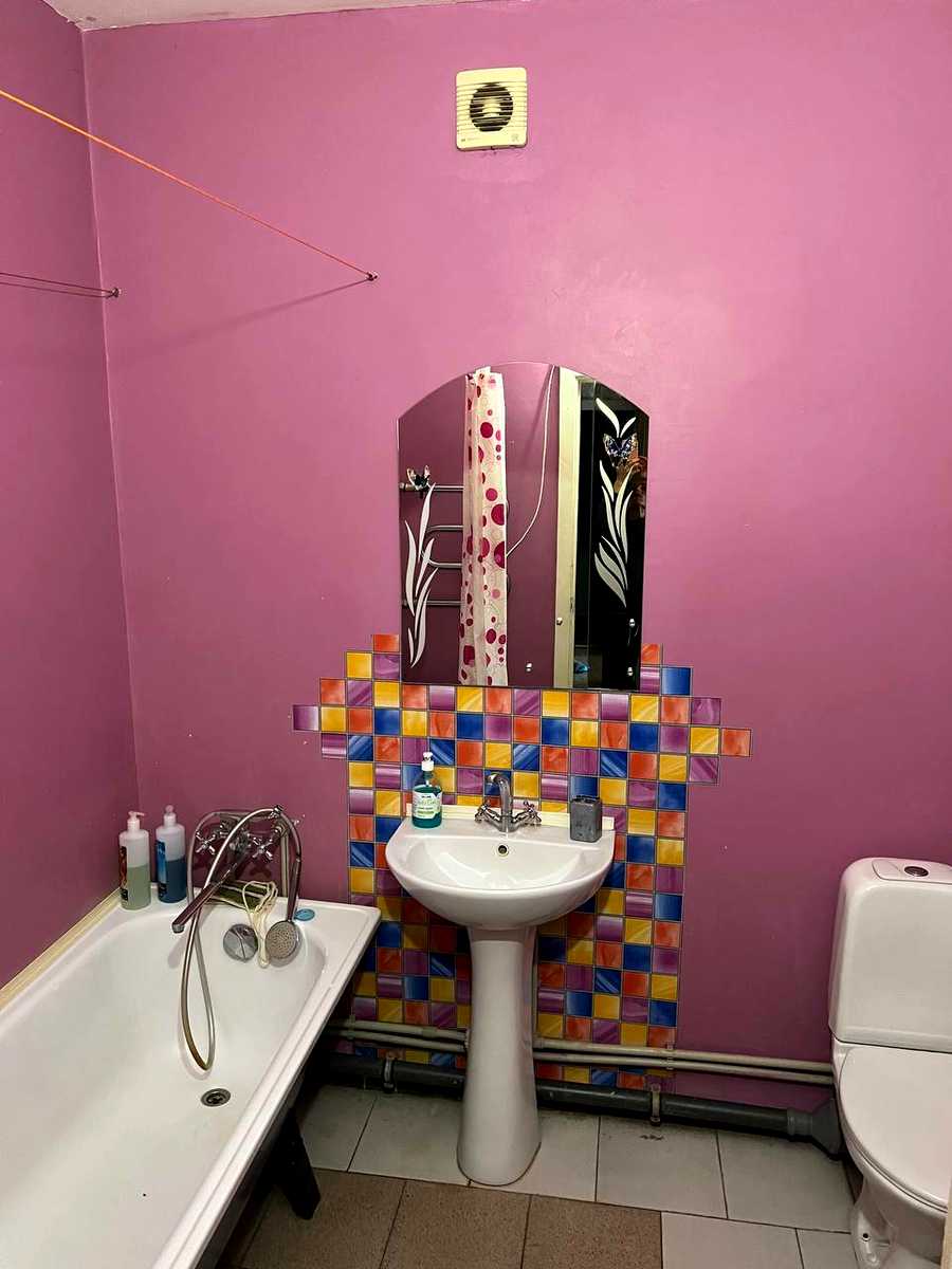 1827677226836085