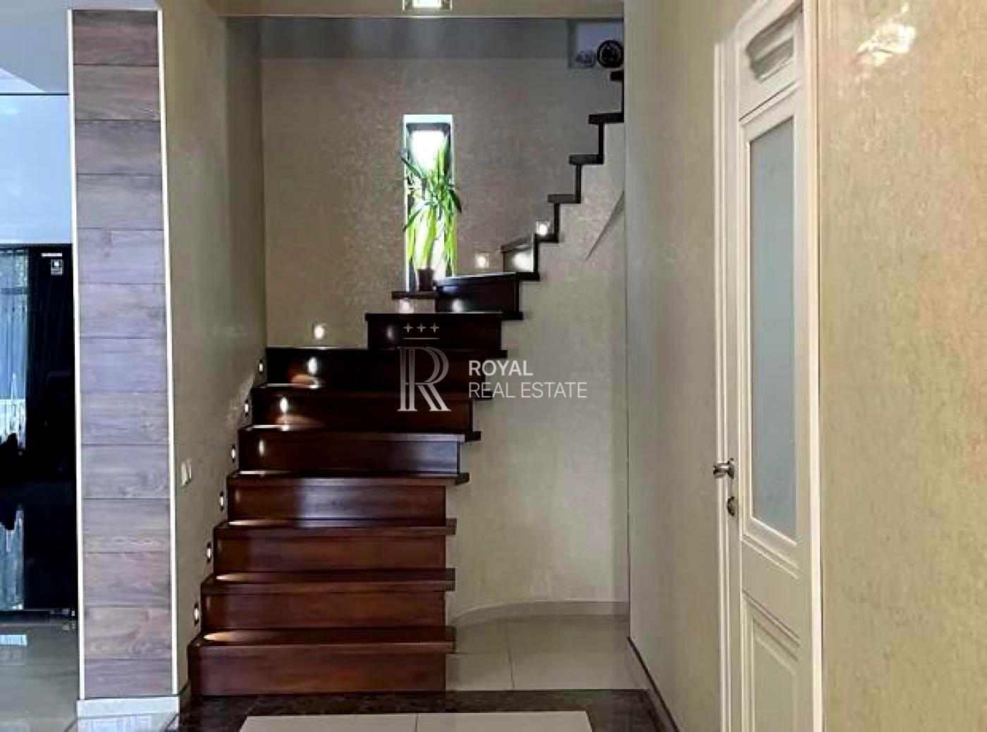 1838989636493853
