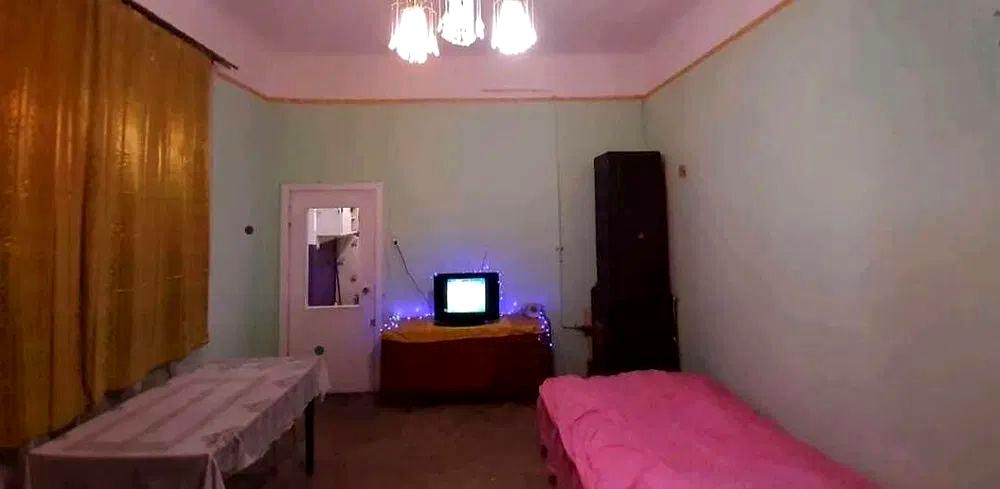 1843057679051857