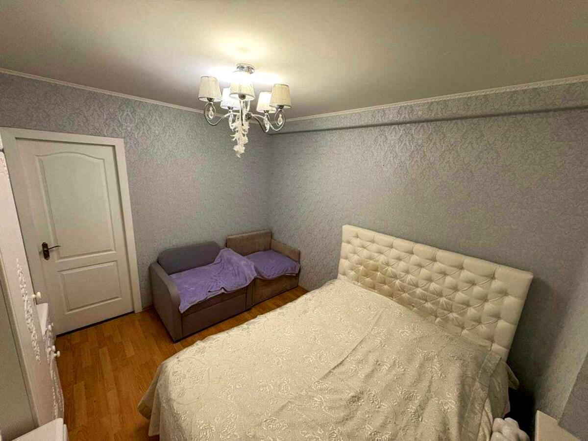 1843856371497868