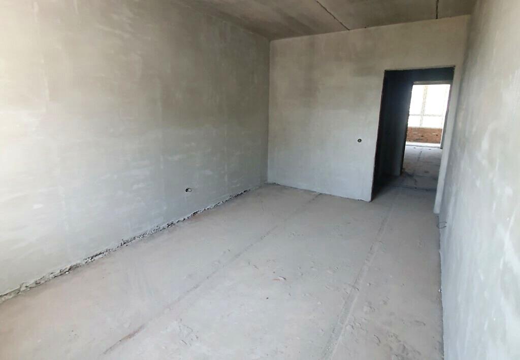 1838335058505869