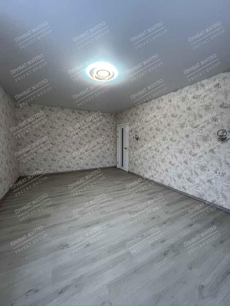 1827020861463875