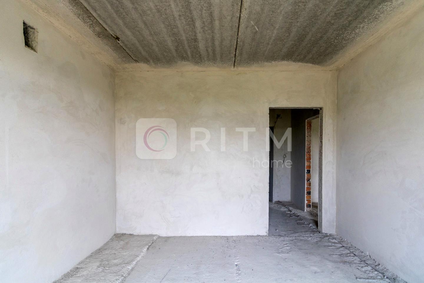 1835166332762875