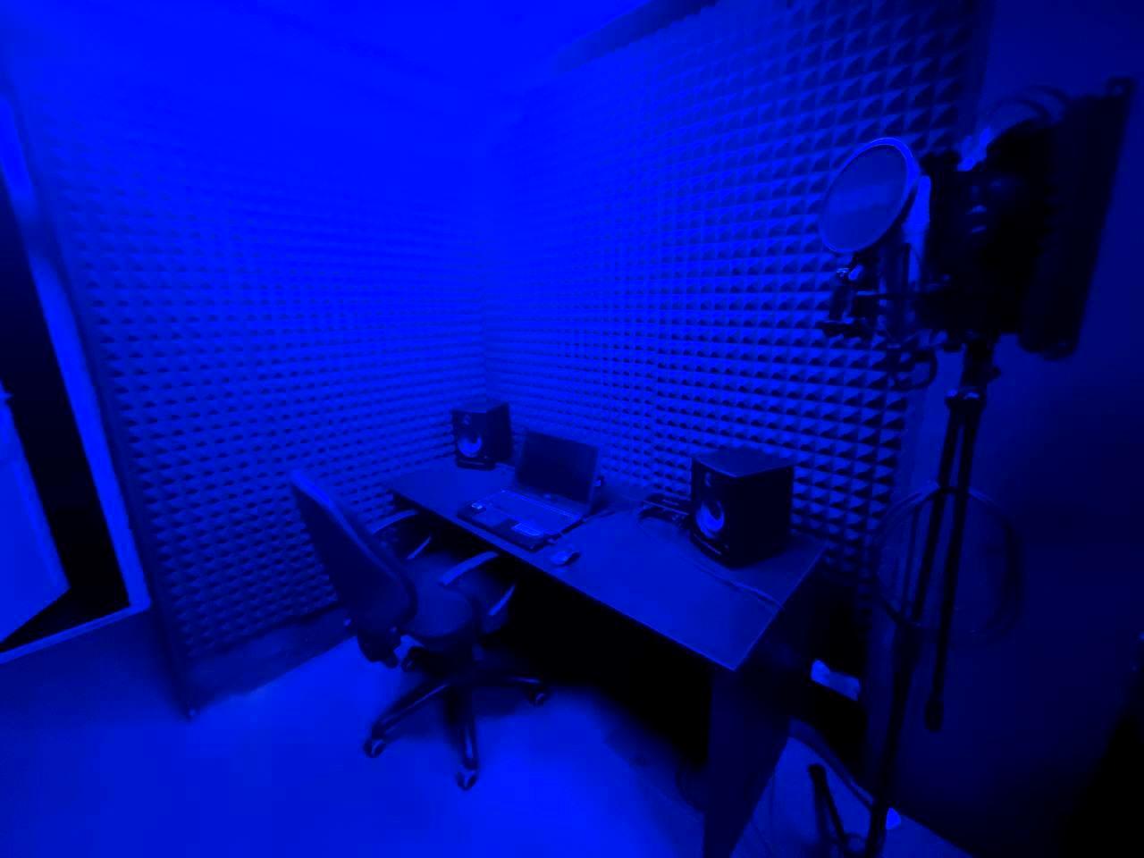 1835258123679875
