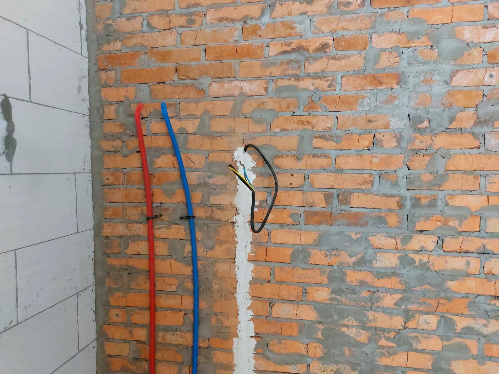 1765785697834877