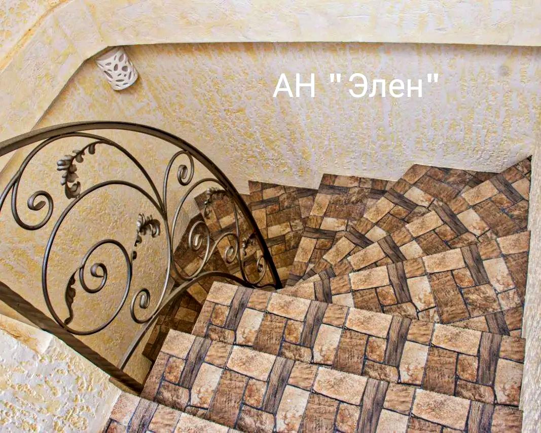 1844633367355879