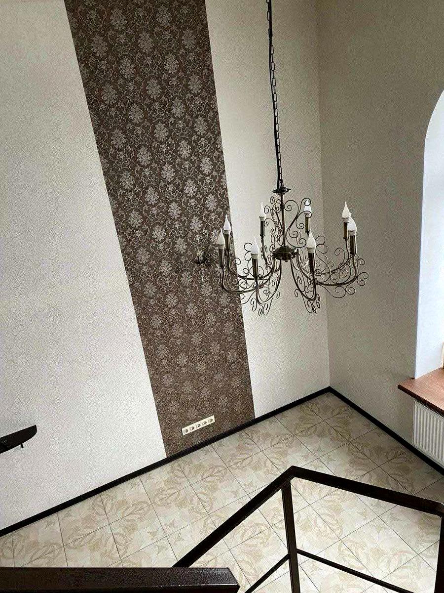 1836831857749088
