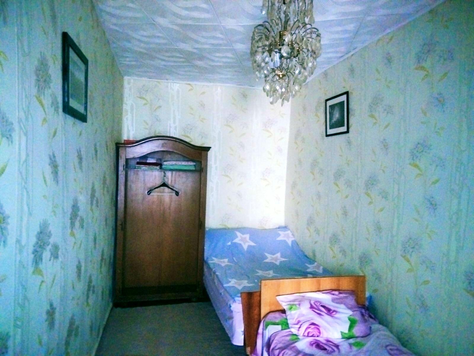 1829221994488880