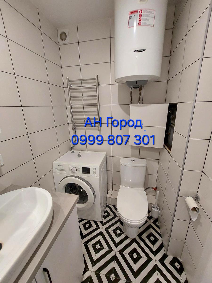 1831041646890884
