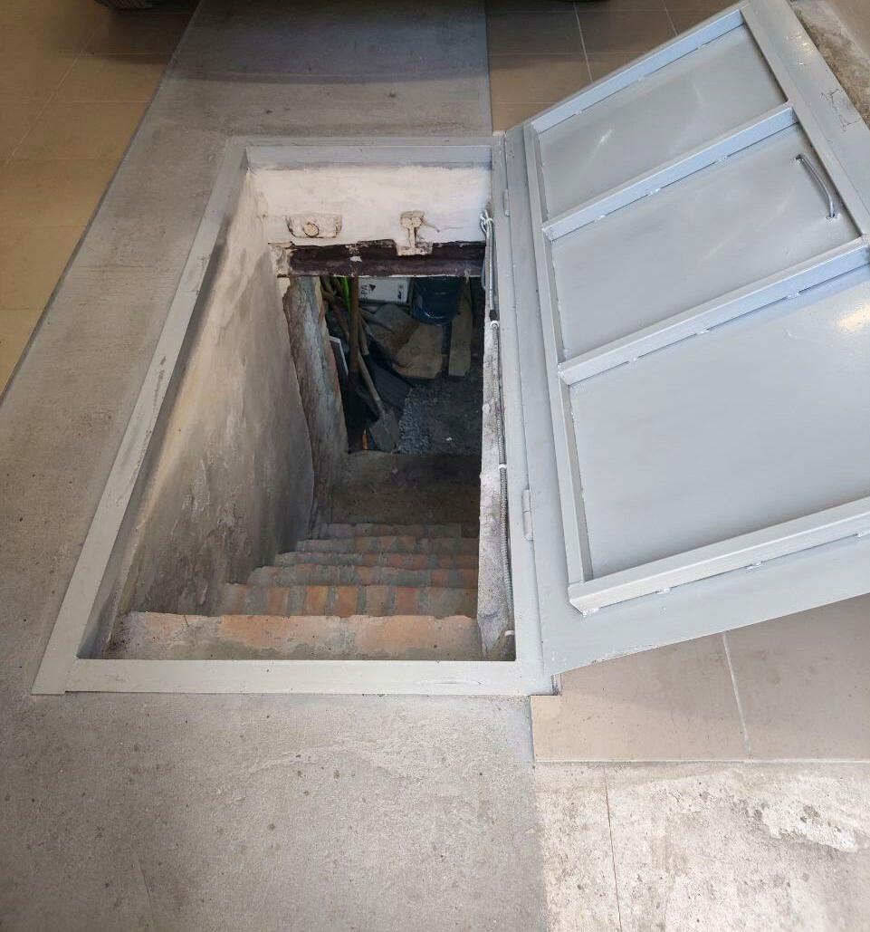 1828832030760885