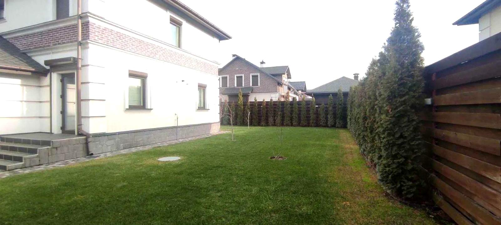 1835725296399885