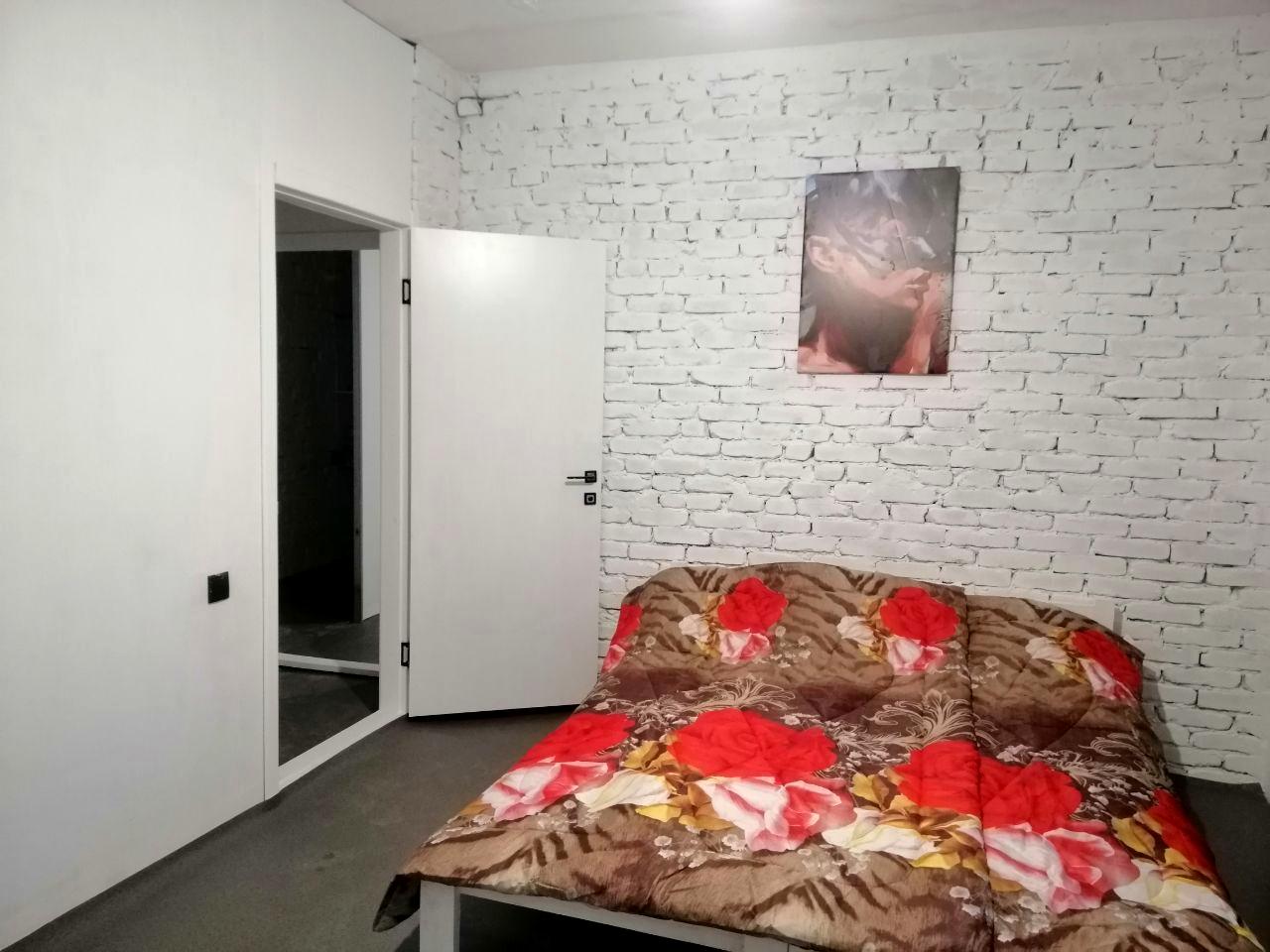 1839076765962089