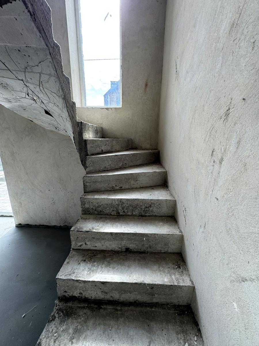 1842502605760890