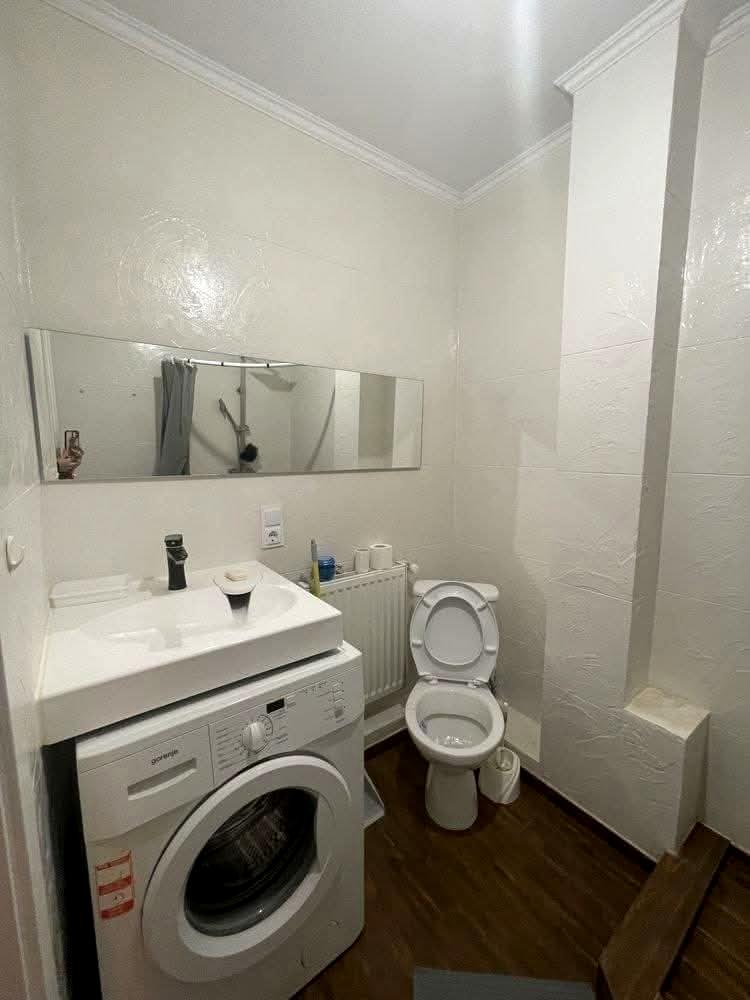 1844865419898890