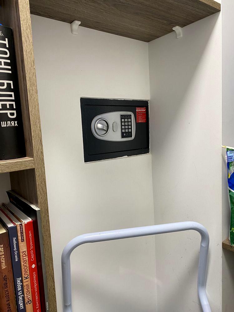 1845872148941009
