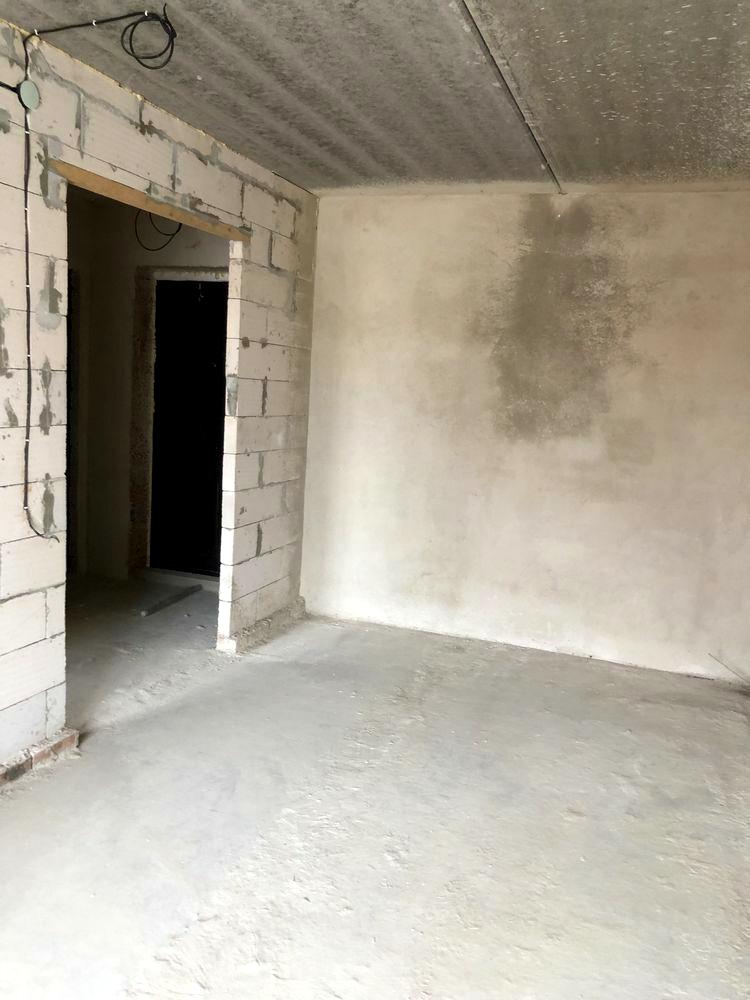 1831458148238906