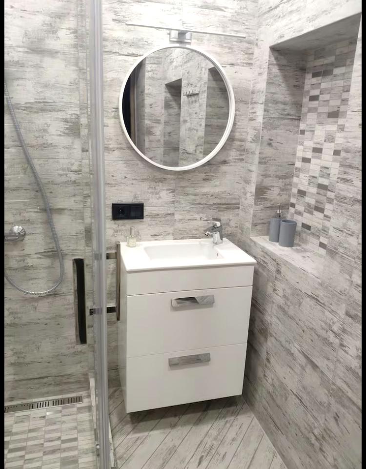 1834489021844908