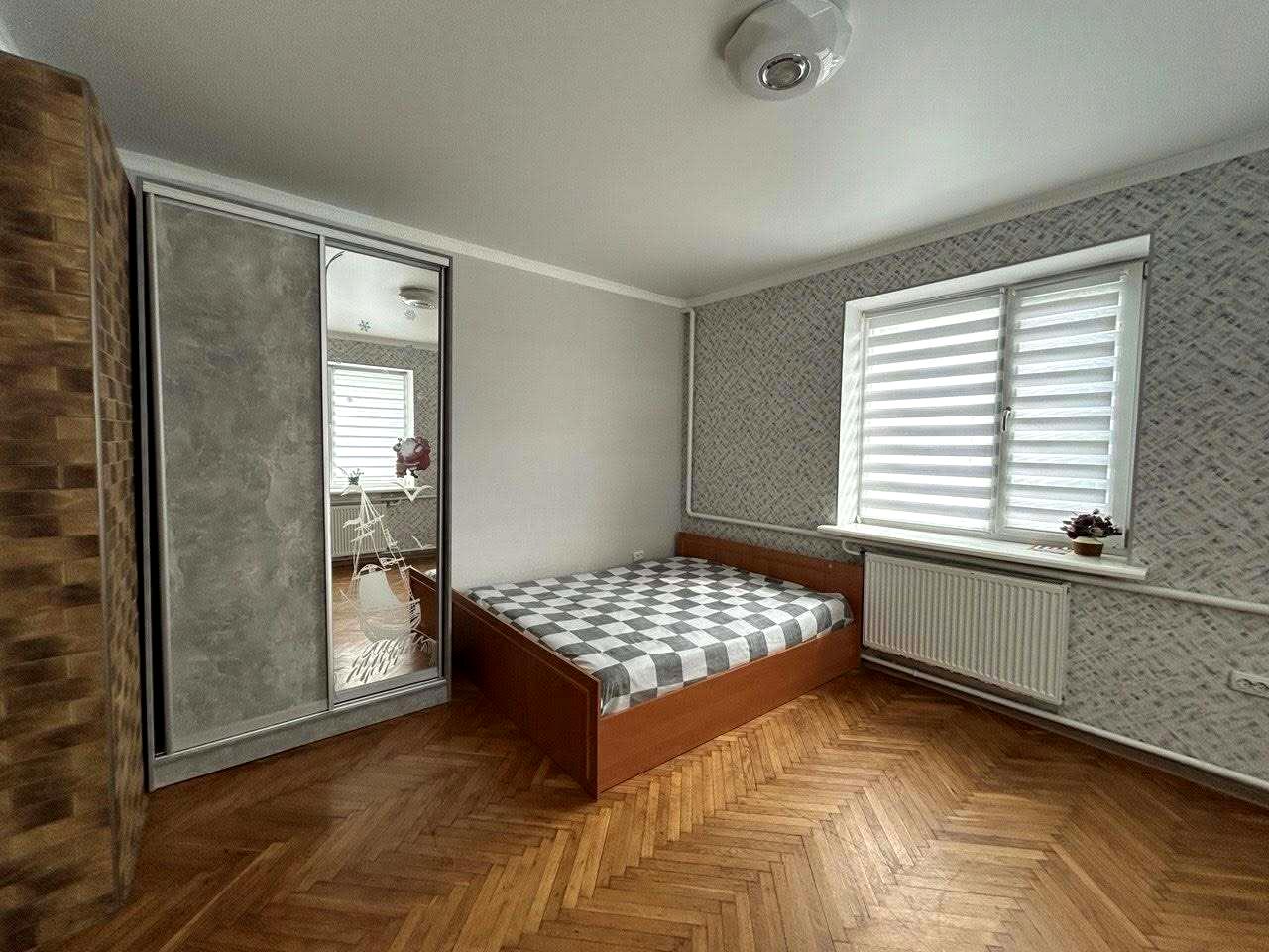1839704869636910