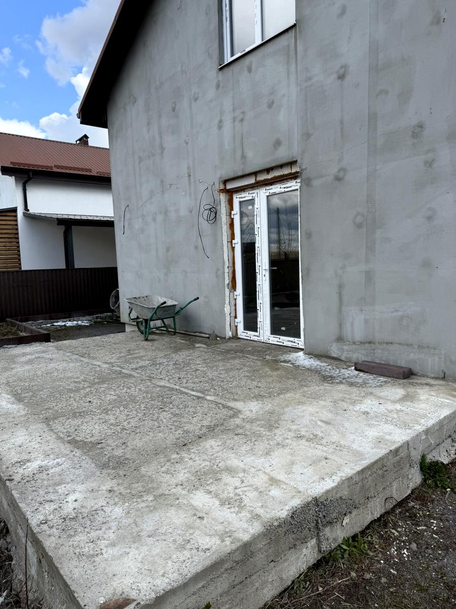 1838987085695914