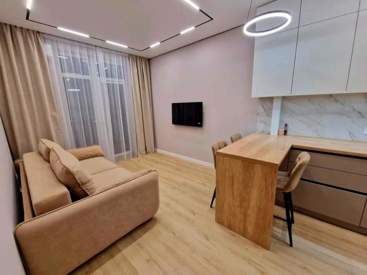 1823040924840916