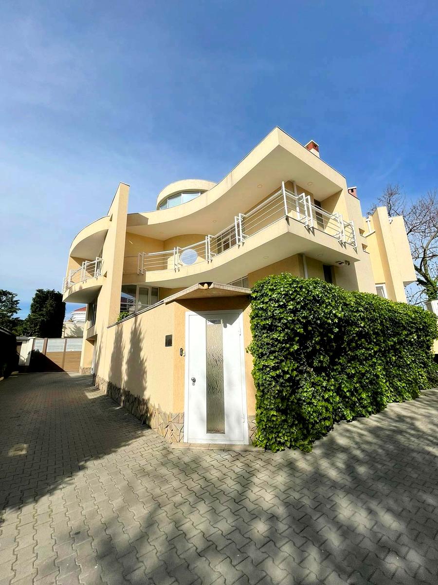 Дом по адресу Фонтанская дор. (площадь 630 м²) - Atlanta.ua