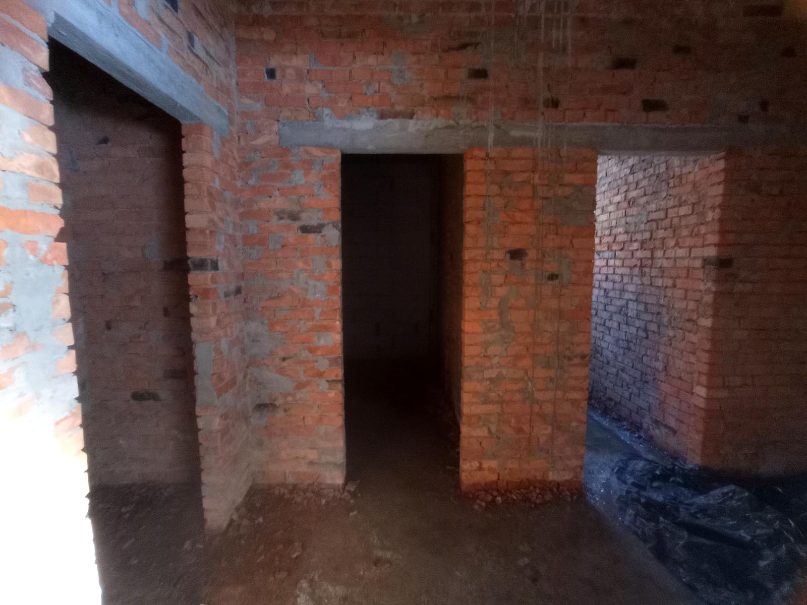 1839614315468093