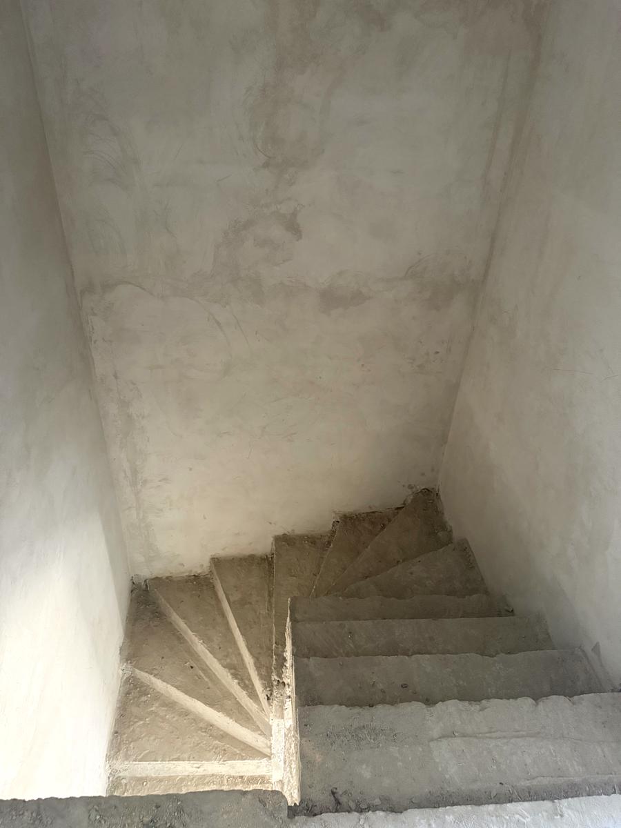 1843618574031093