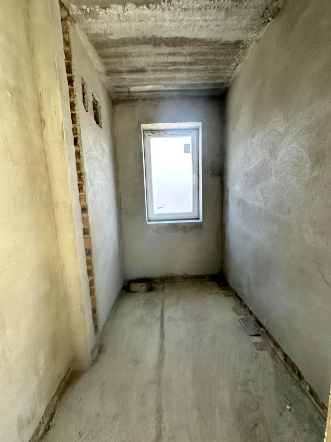 1844137034402930