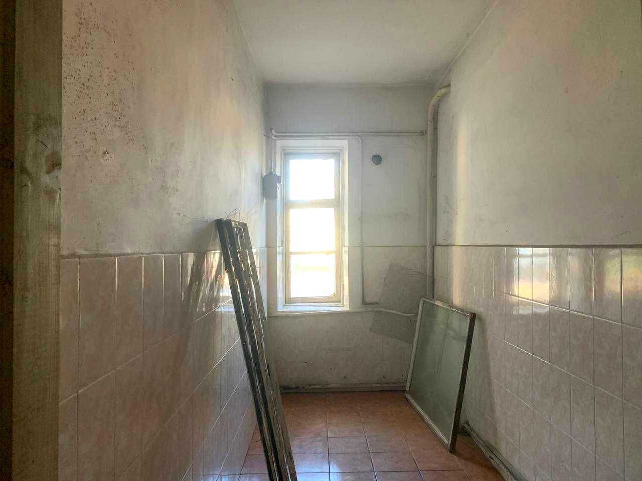 1842978872246934