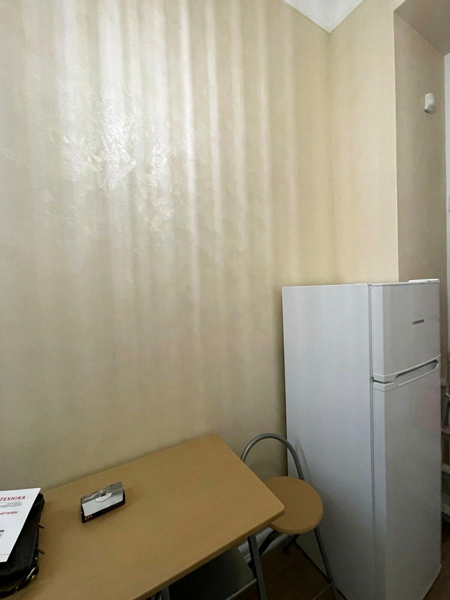 1800469436316945