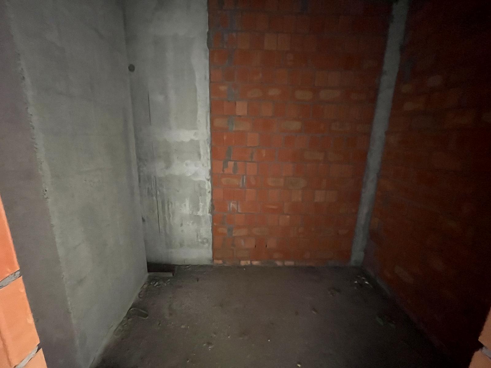 1825298697585968