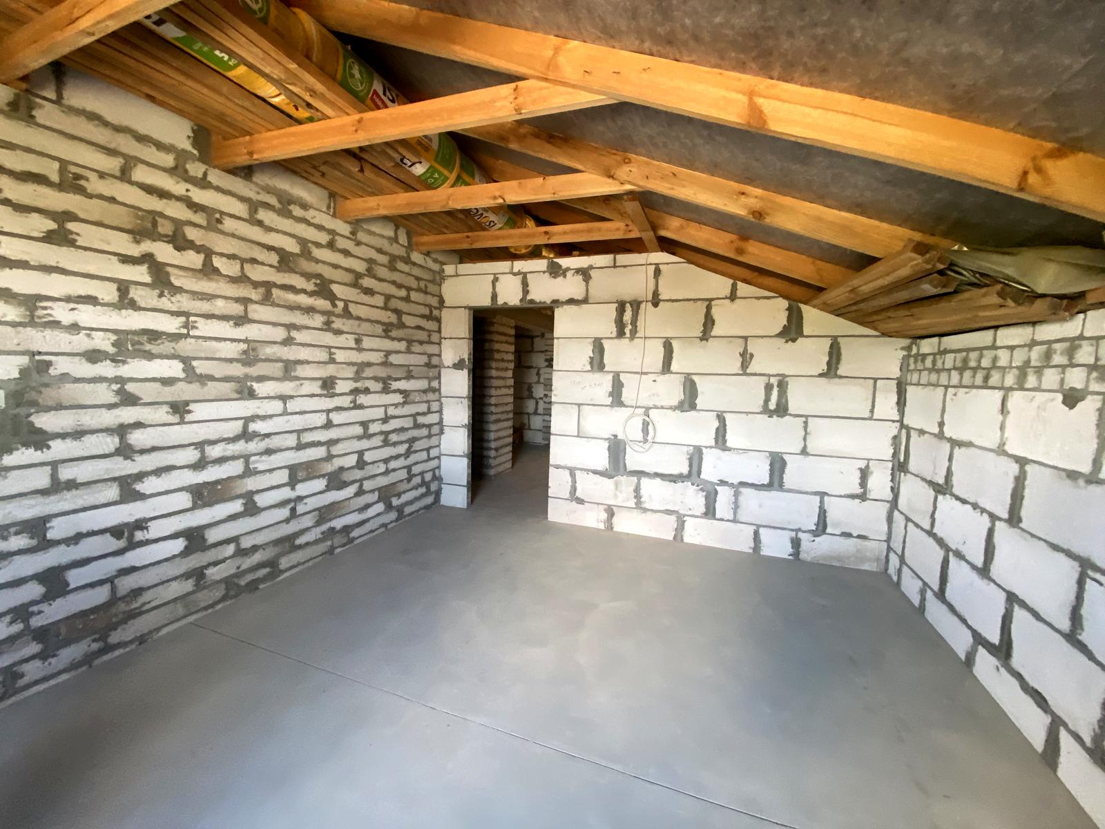 1835090226111972