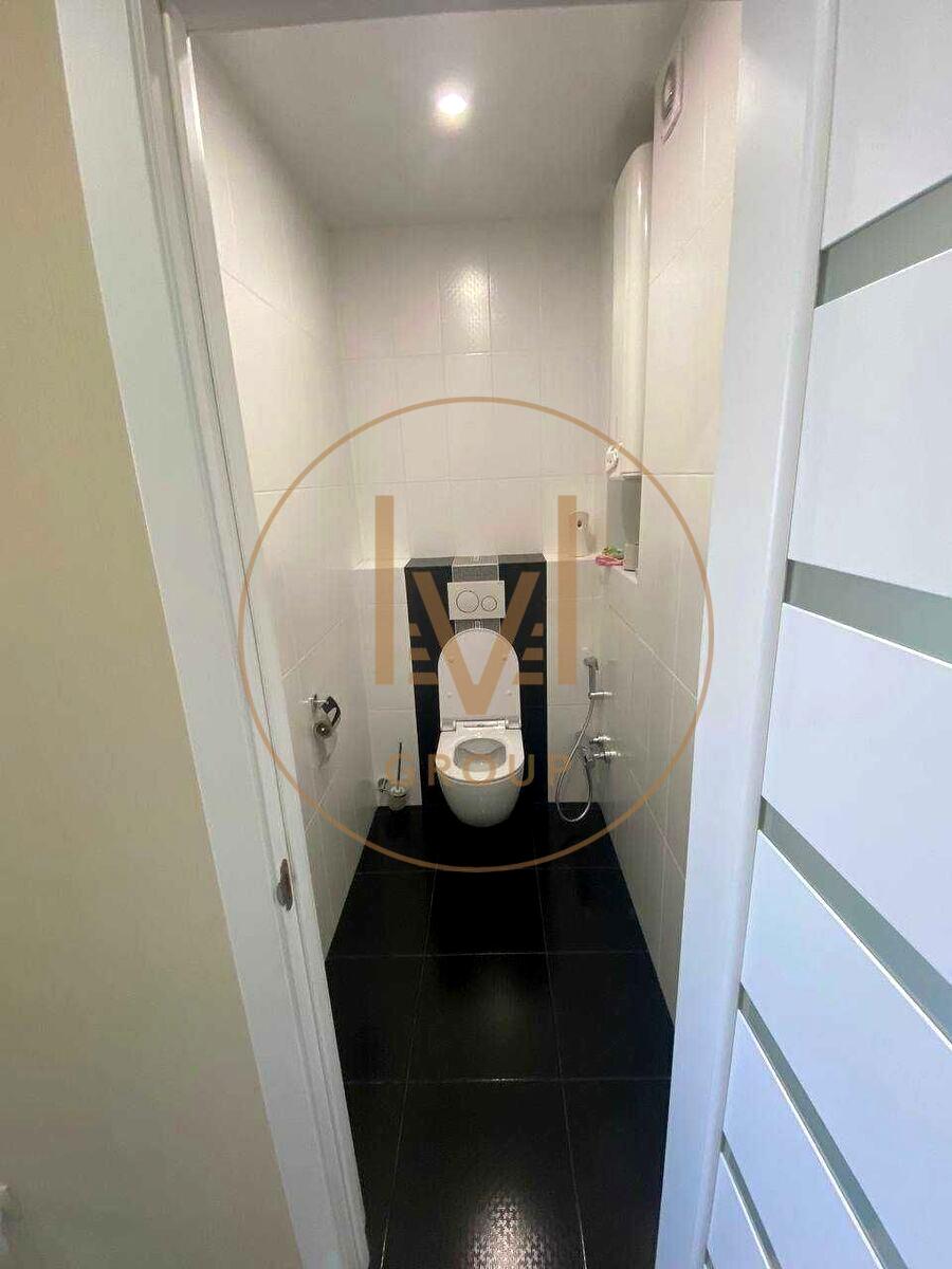 1845851923031977