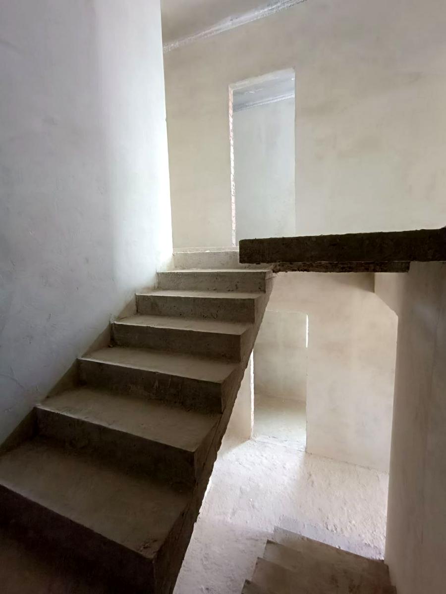 1835247972803981