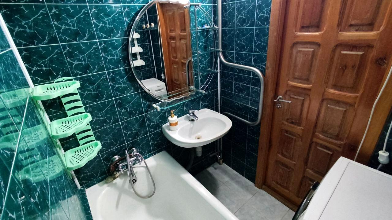 1795675022252984