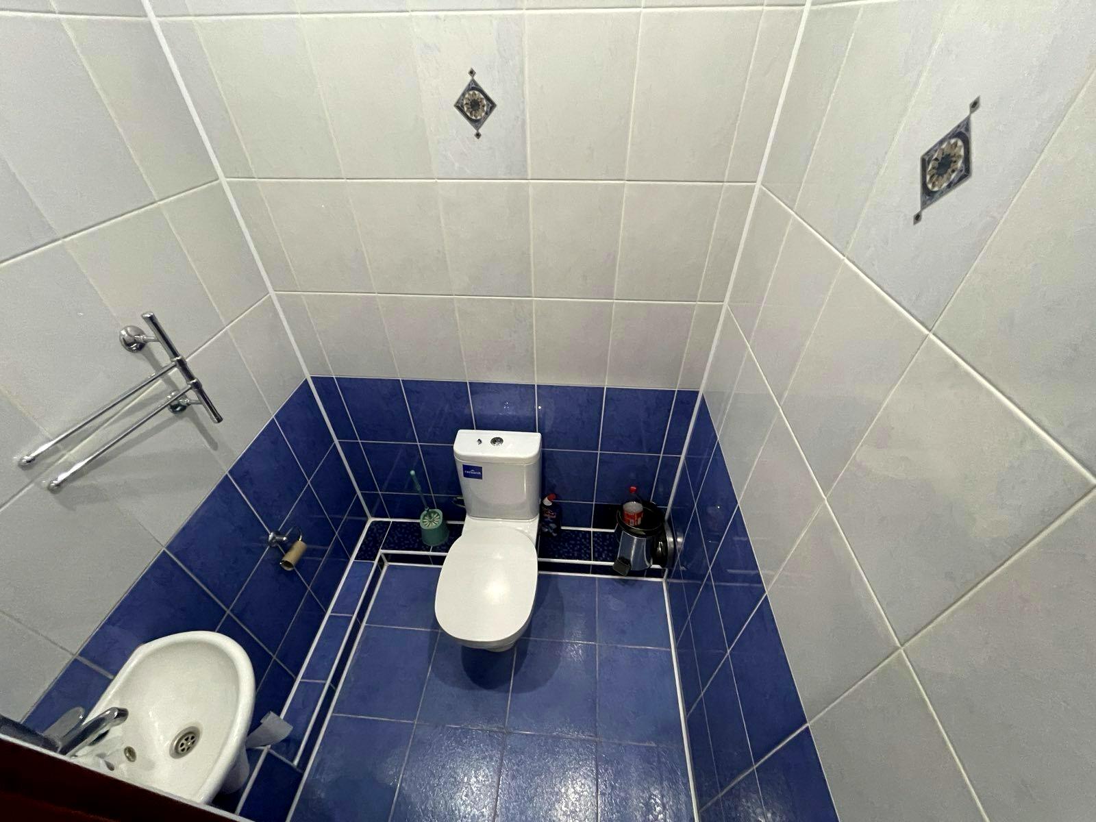 1825933403712099