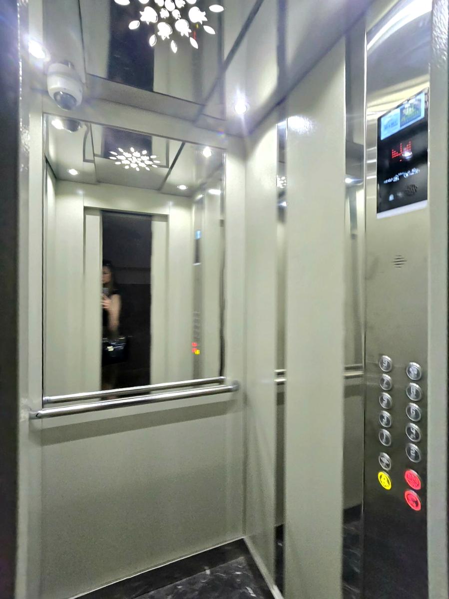 1837080727397993