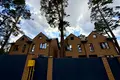 будинок за адресою Академіка Ромоданова вул. (Льва Толстого), 1