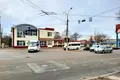 комерційна за адресою Небесної Сотні, 1