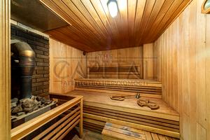 комерційна за адресою Шкільна вул., 1