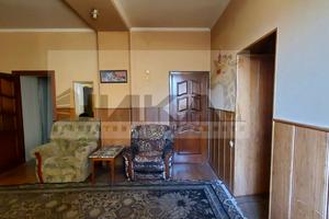 дом по адресу Михаила Грушевского ул. (Ульянова)