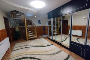 дом по адресу Центральна