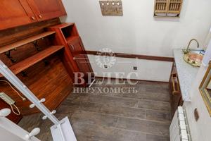 коммерческая по адресу Межигорская ул., 24
