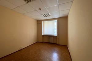 комерційна за адресою Ореста Васкула вул., 8-А